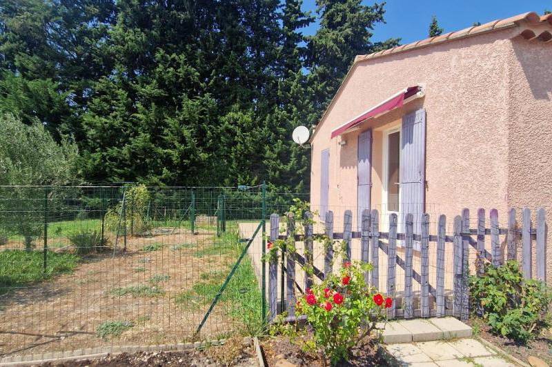 Appartement palin-pied - terrasse et cour - secteur  ...