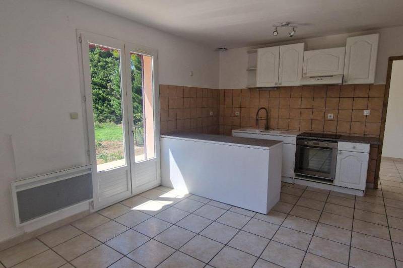 Appartement palin-pied - terrasse et cour - secteur  ...