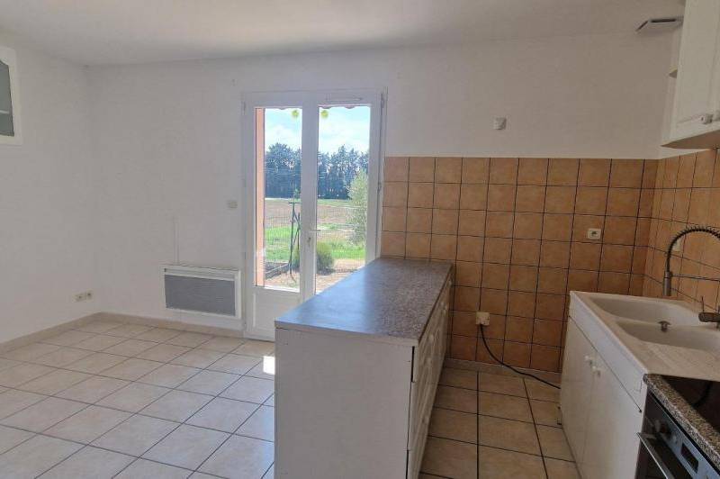 Appartement palin-pied - terrasse et cour - secteur  ...