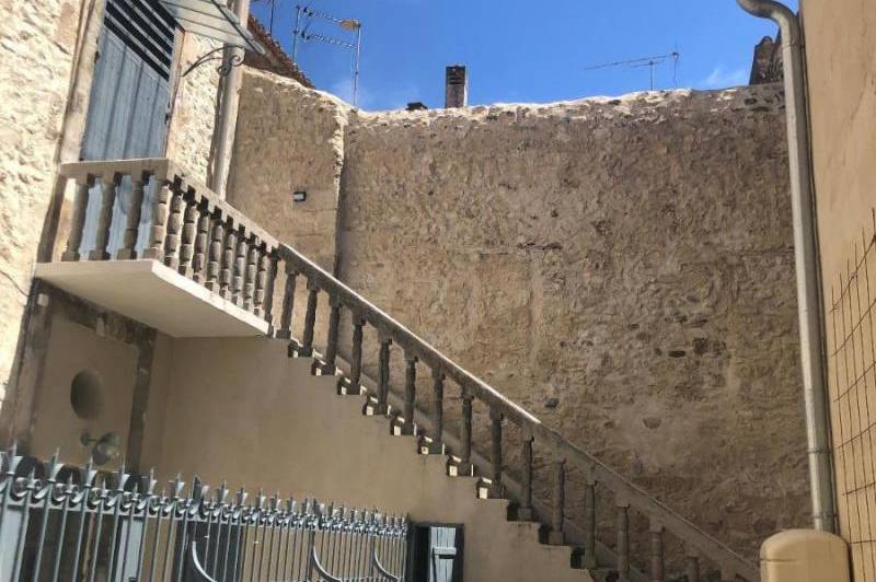 Appartement t3 - 1er etage - excellent etat  ...