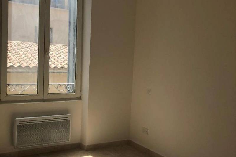 Appartement t3 - 1er etage - excellent etat  ...